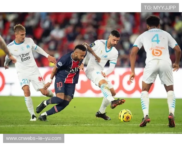 欧冠收入模式变革：免费直播与传统转播的博弈