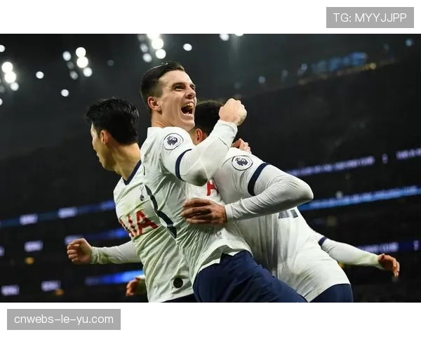 托特纳姆热刺球场测试新泛光照明系统,旨在减少球员在夜间比赛高位逼抢时的视觉疲劳 托特纳姆热刺球场测试新泛光照明系统,旨在减少球员在夜间比赛高位逼抢时的视觉疲劳